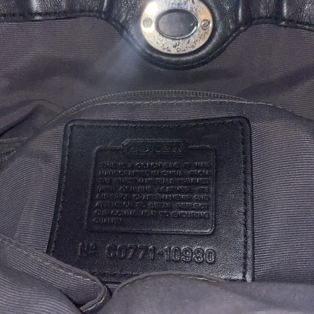 Coach - Picture 4 of 7